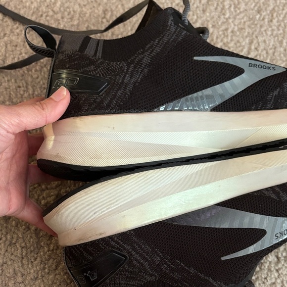 Athletic_Shoes